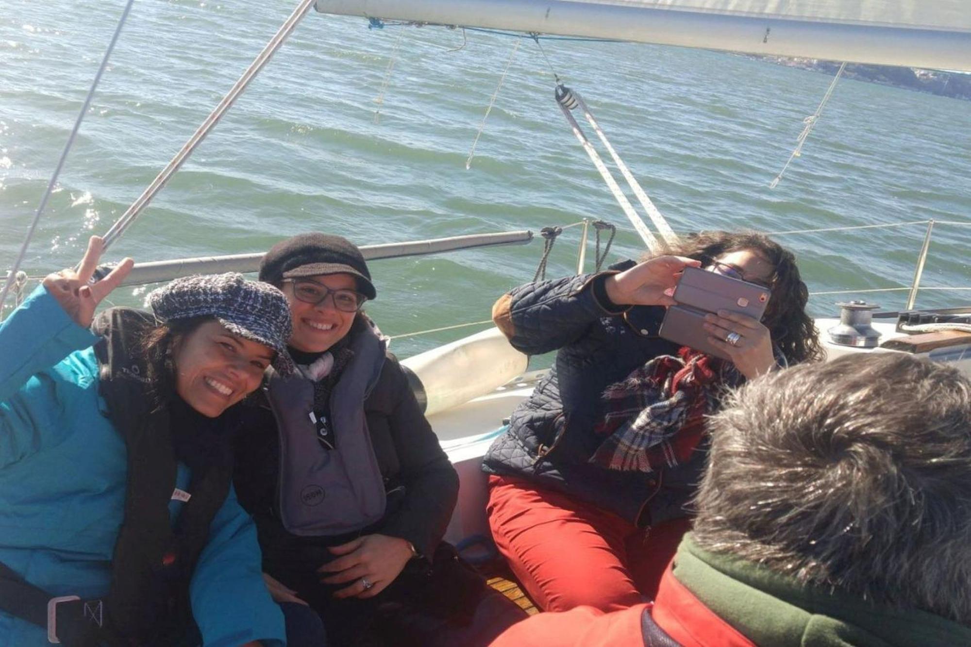 Be Local - Sleep Aboard The Santa Maria Sailing Boat In Lisbon Apartment ภายนอก รูปภาพ