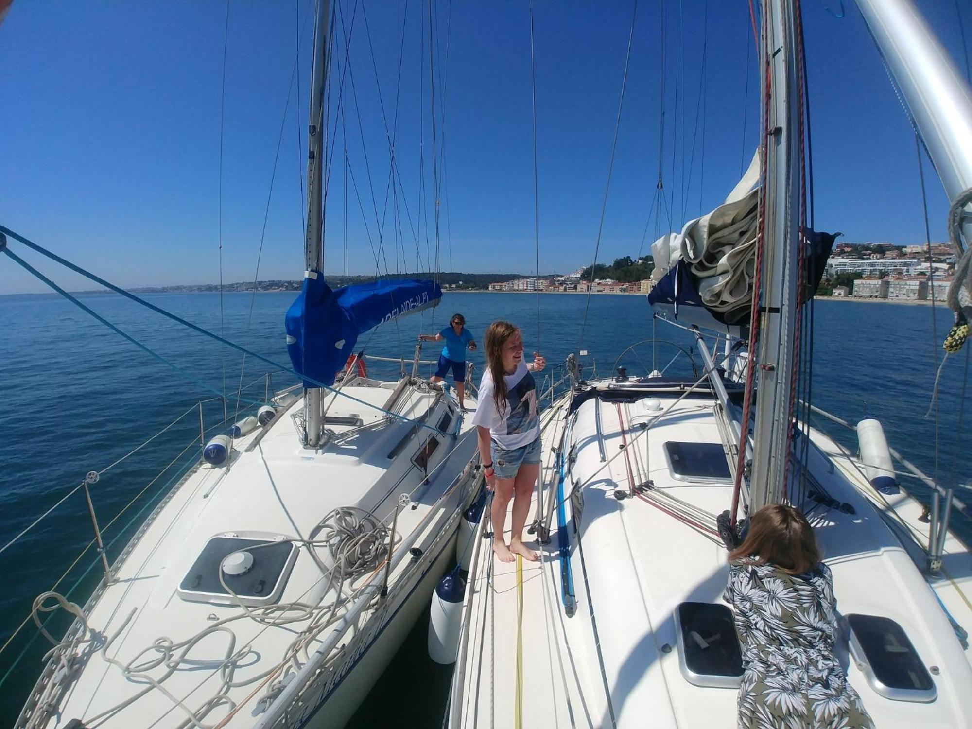 Be Local - Sleep Aboard The Santa Maria Sailing Boat In Lisbon Apartment ภายนอก รูปภาพ