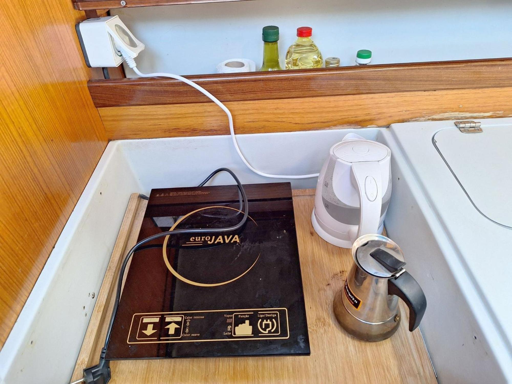 Be Local - Sleep Aboard The Santa Maria Sailing Boat In Lisbon Apartment ภายนอก รูปภาพ